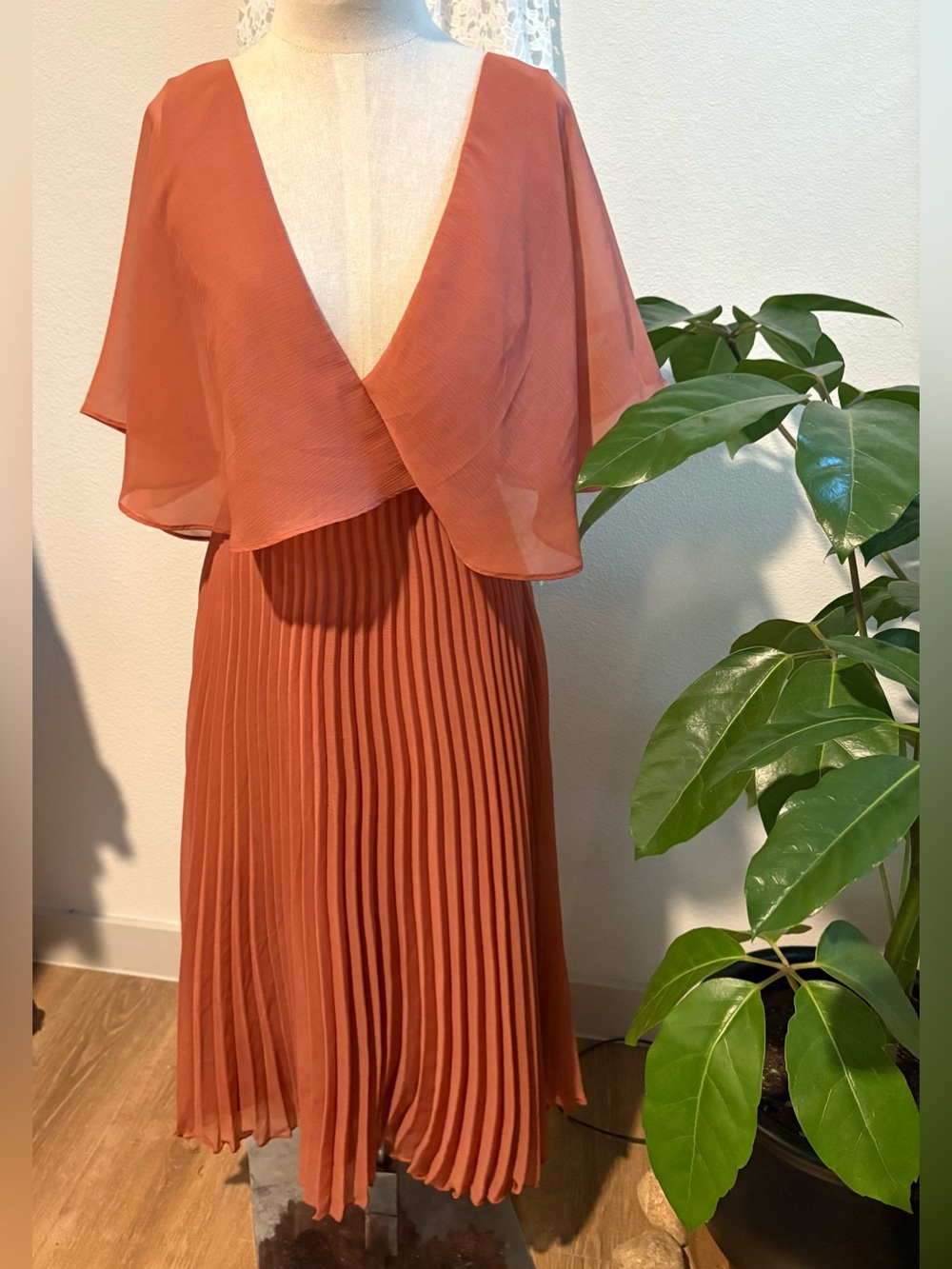 ASOS DESIGN V-neck line Cape Detail Open Back Pleated Midi Dress Pale Rust 4 GUC